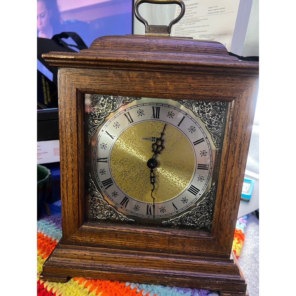 Howard Miller 612-494 Westminster Chime Mantle Clock Oak Wood Roman Numeral USA